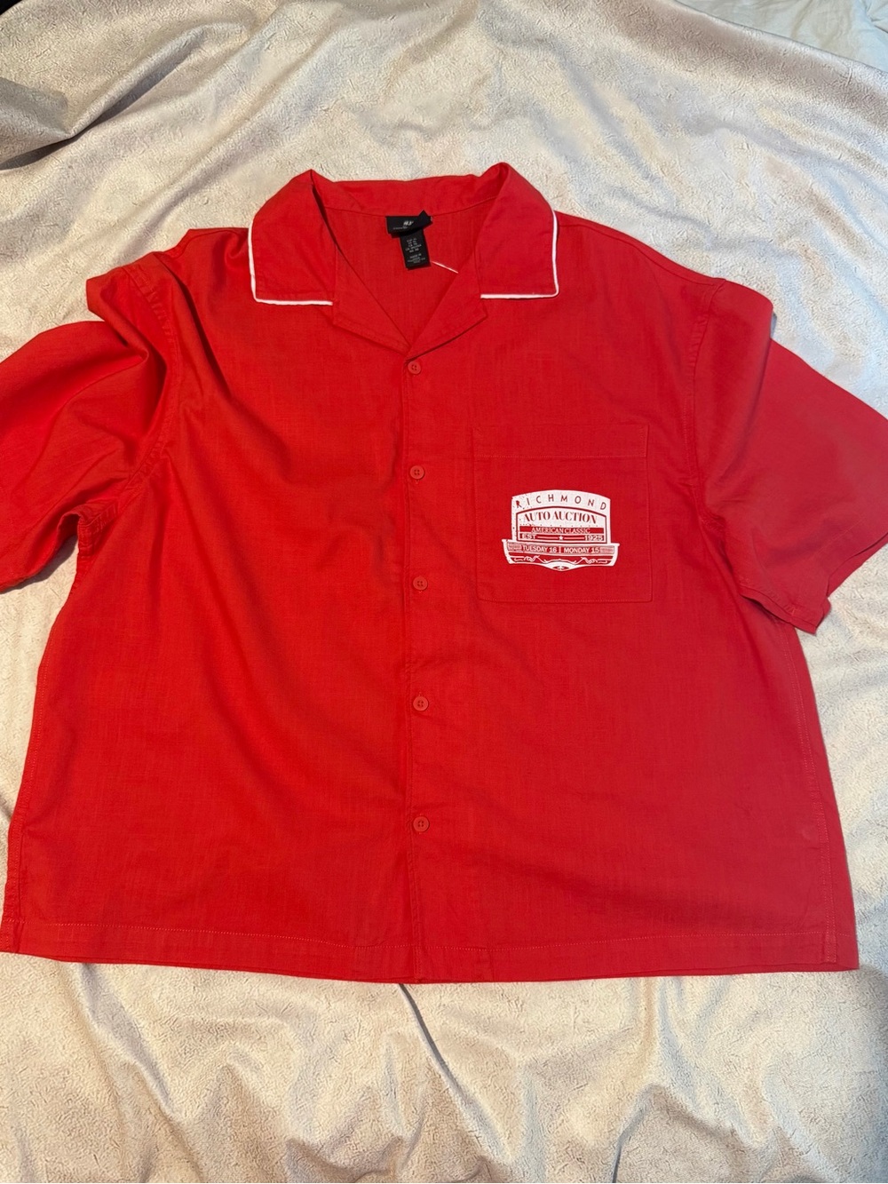 H&M Red Short-Sleeve Button-Down Camp Shirt with White Piping